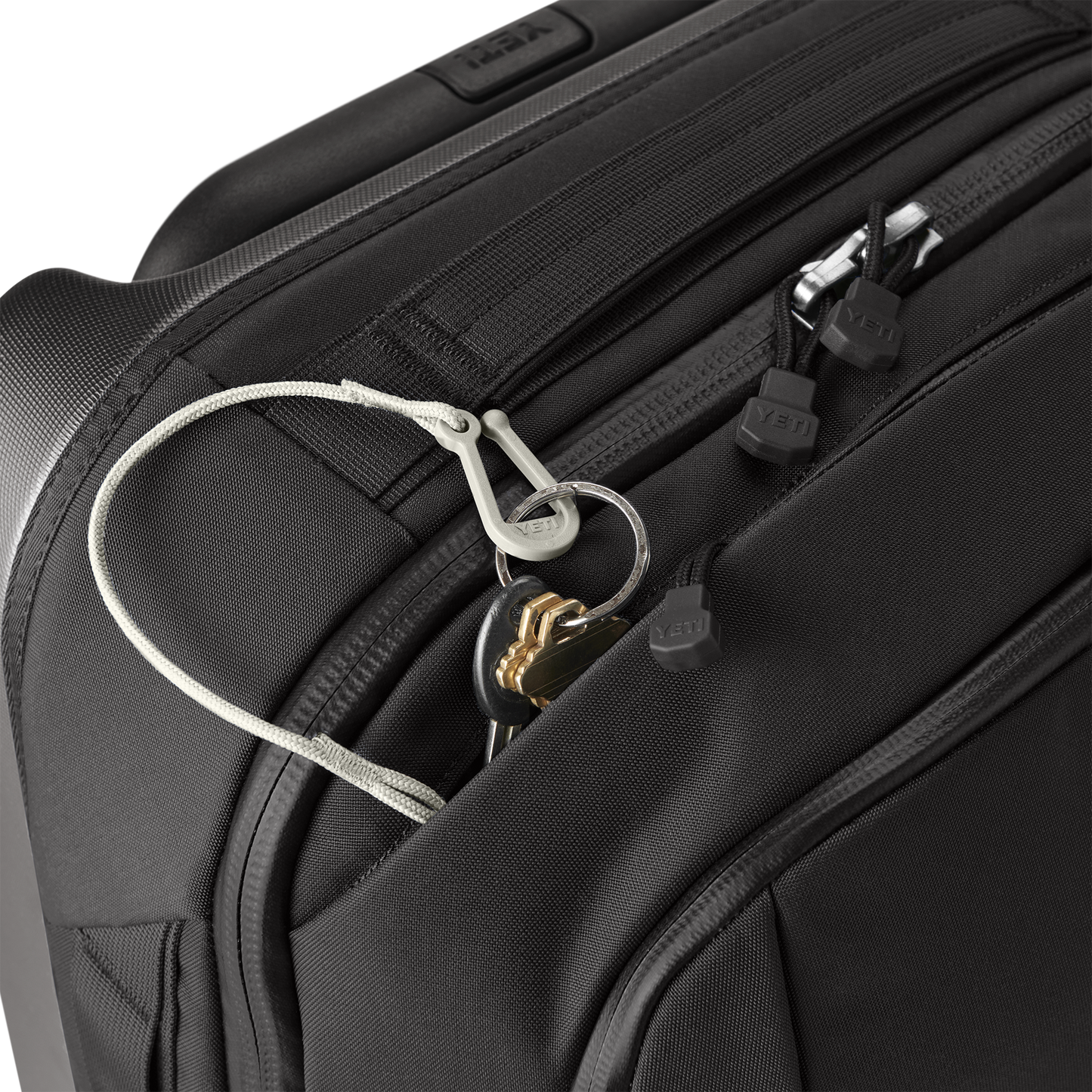 Crossroads® 35L/22" Wheeled Luggage Black