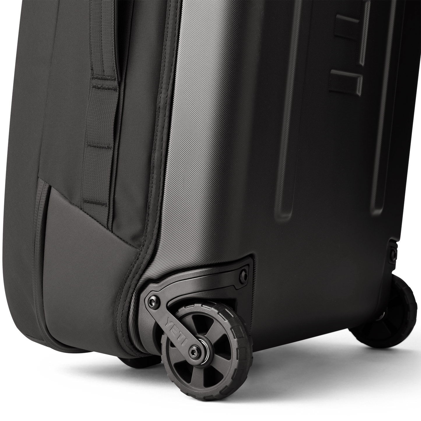 Crossroads® 73L/29" Wheeled Luggage Black